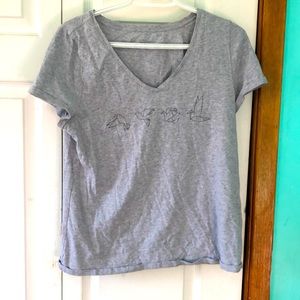 Essentials tee shirt, size small, grey with 4 birds.